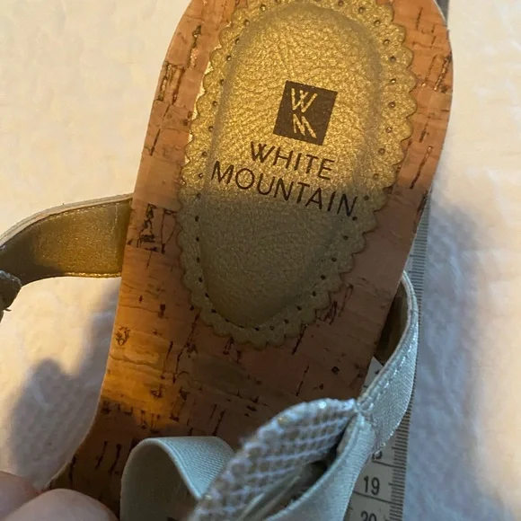 Elegant Wedge Sandals withSilver Accents - Picture 12 of 13